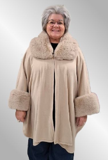 Beige Poncho jakke, fake fur, F40279