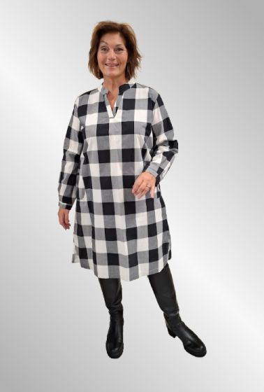 Sort råhvid ternet kjole, Herle tern