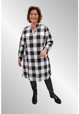 Sort råhvid ternet kjole, Herle tern