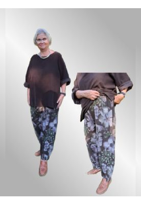 Brun fløjlsbuks med blomster print. 34504