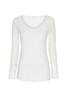 Råhvid T-shirt med blondeærmer. Utti T-Shir