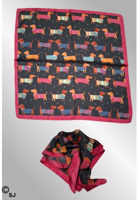 Sort firkantet t&oslash;rkl&aelig;de med gravhunde, 70-62#