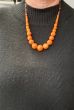 Halskæde i keramiske perler, orange