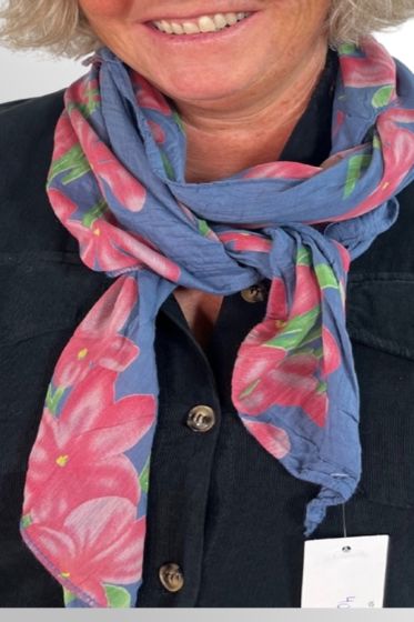 Blå tørklæde med blomster JKIT