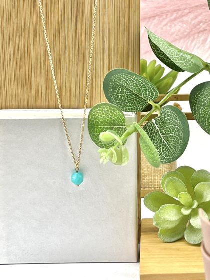 Guldfarvet halskæde med turkis vedhæng CO09-28