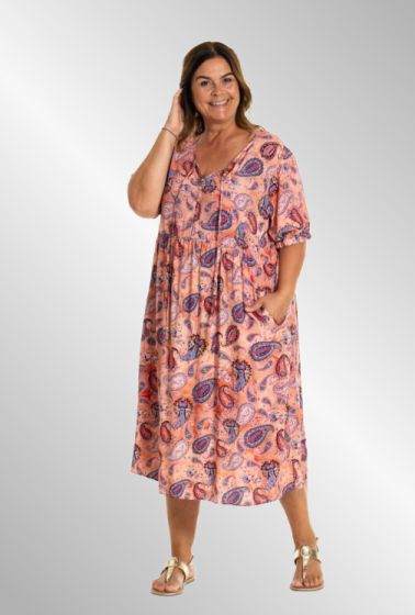 Sommerkjole i coral med paisly mønster, G253008