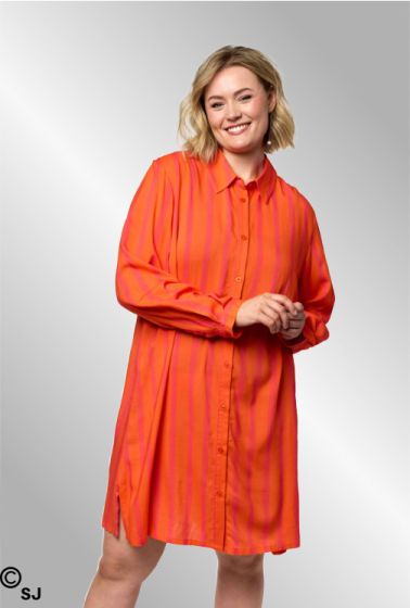 Orange lang viskose skjorte med pink striber, G262023