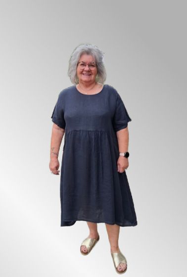 Mørk blå hørkjole, DNY 1282, Lovina