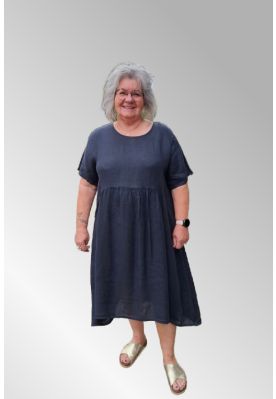 Mørk blå hørkjole, DNY 1282, Lovina