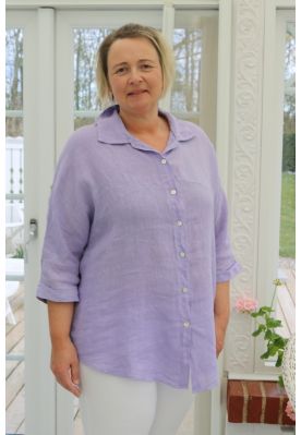 Lys lilla hørskjorte, Tabitta