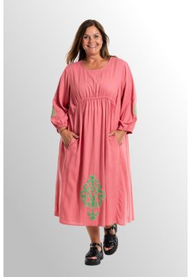 Koral kjole i viskose /hør med applikation, Bodil 242016