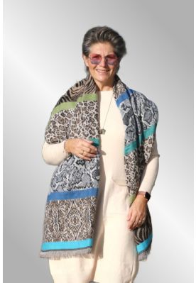 Brun animal tørklæde med kontrast striber grøn og turkis. 35067